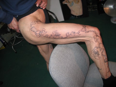 April 27, 2005 - Today Maddog finished off the major outlining of the legs.