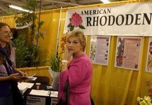 Roswitha and Erika (NOTW) running the Rhododendron booth