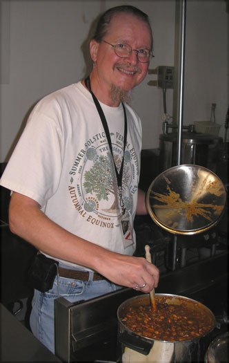 alden stirs his chili